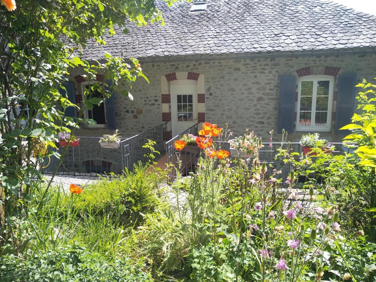 Le Relais Des Capucines Bed & Breakfast Largnac Exterior foto