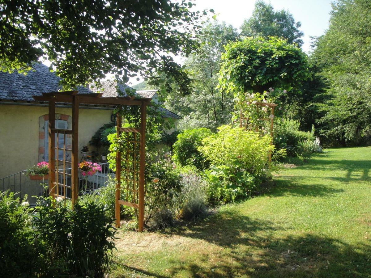 Le Relais Des Capucines Bed & Breakfast Largnac Exterior foto