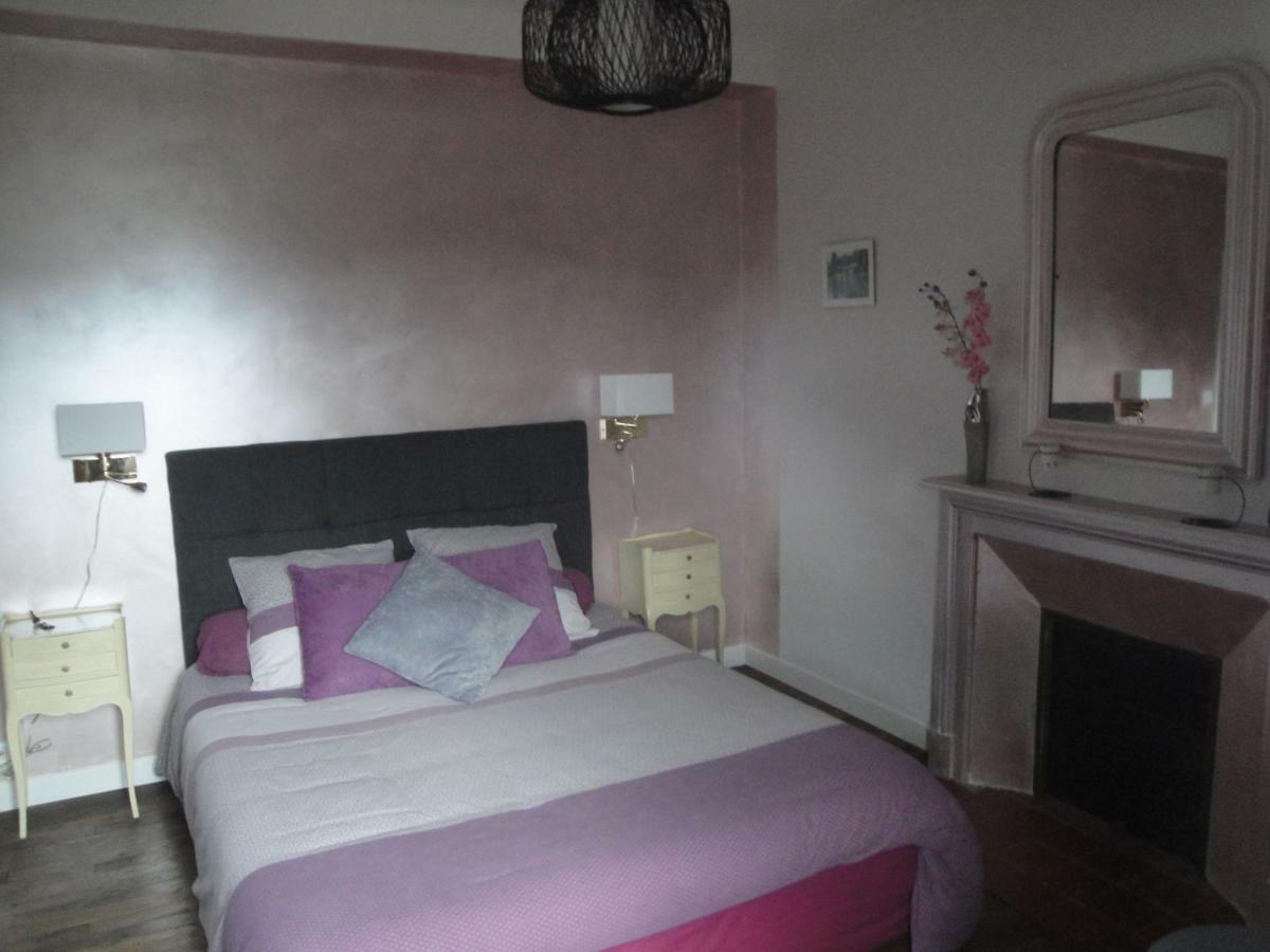 Le Relais Des Capucines Bed & Breakfast Largnac Exterior foto